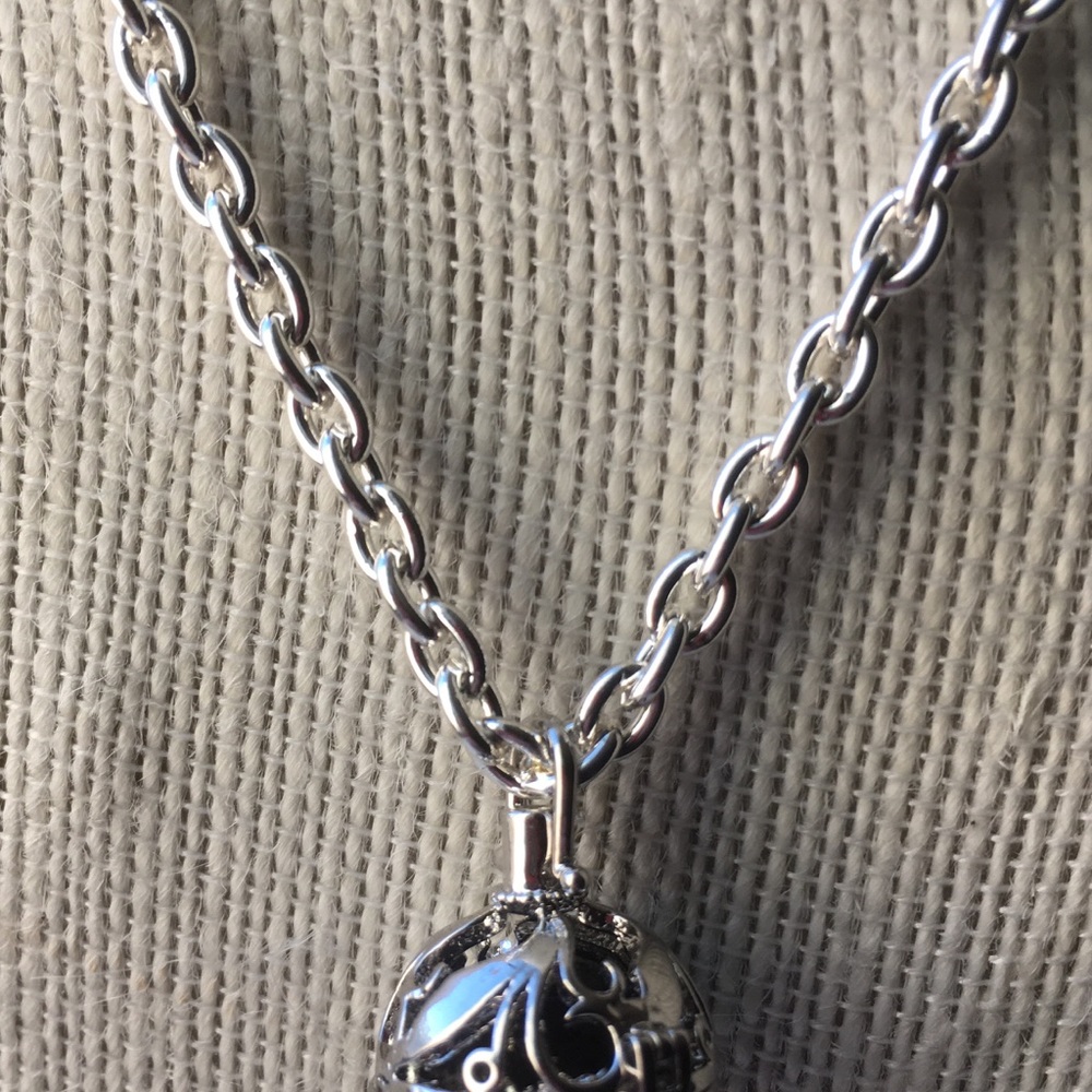 Silver Lava Bead Essential Oil Diffusing Necklace - Picture 3 of 4